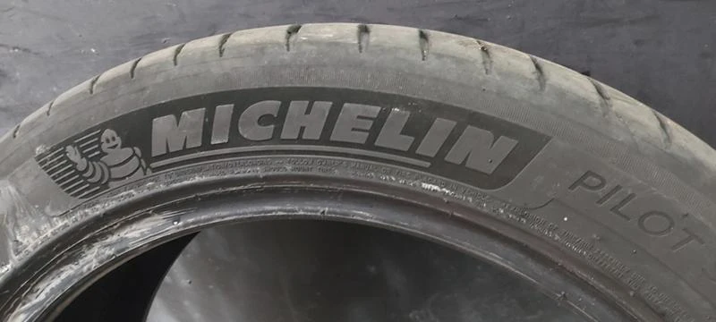 Гуми Летни 245/45R18, снимка 5 - Гуми и джанти - 34695978