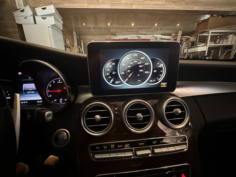 Mercedes-Benz C 43 AMG Burmester* Panorama* KEYLESS-GO, снимка 8 - Автомобили и джипове - 45945913
