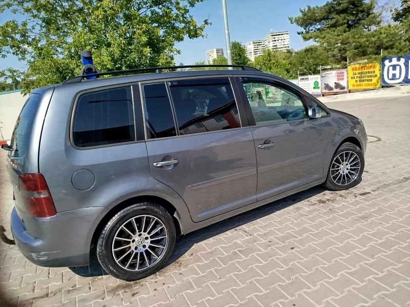 VW Touran, снимка 1 - Автомобили и джипове - 46929330