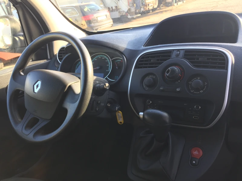 Renault Kangoo, снимка 10 - Автомобили и джипове - 48123560