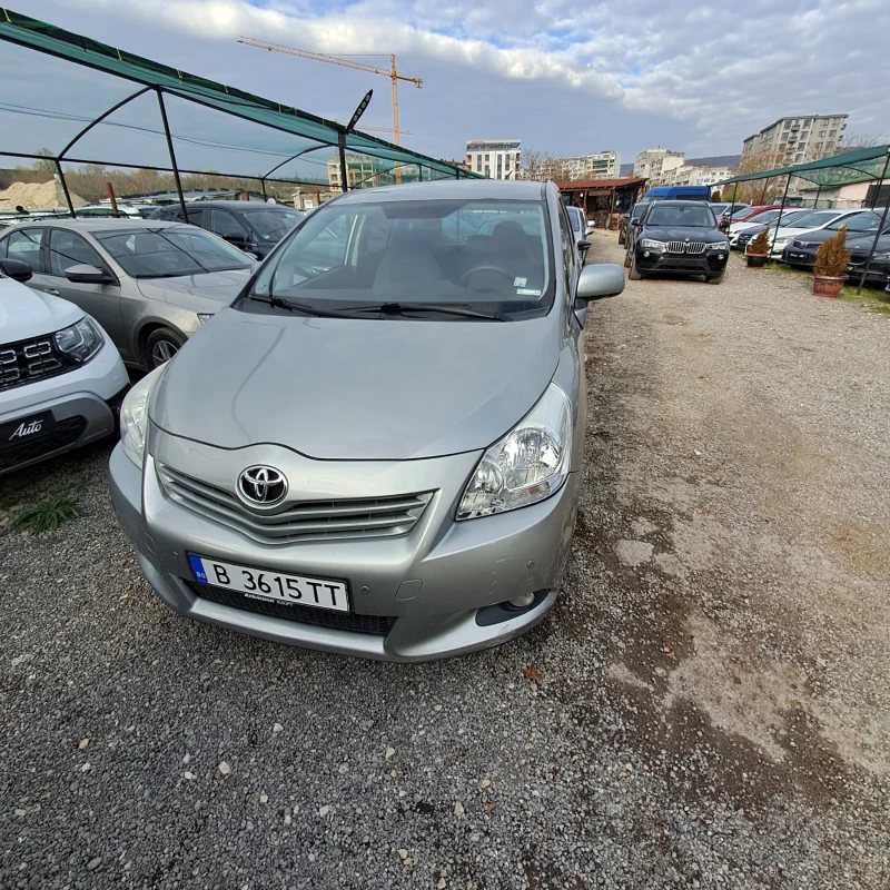 Toyota Verso 2.2d-cat 150h , снимка 1 - Автомобили и джипове - 48196274