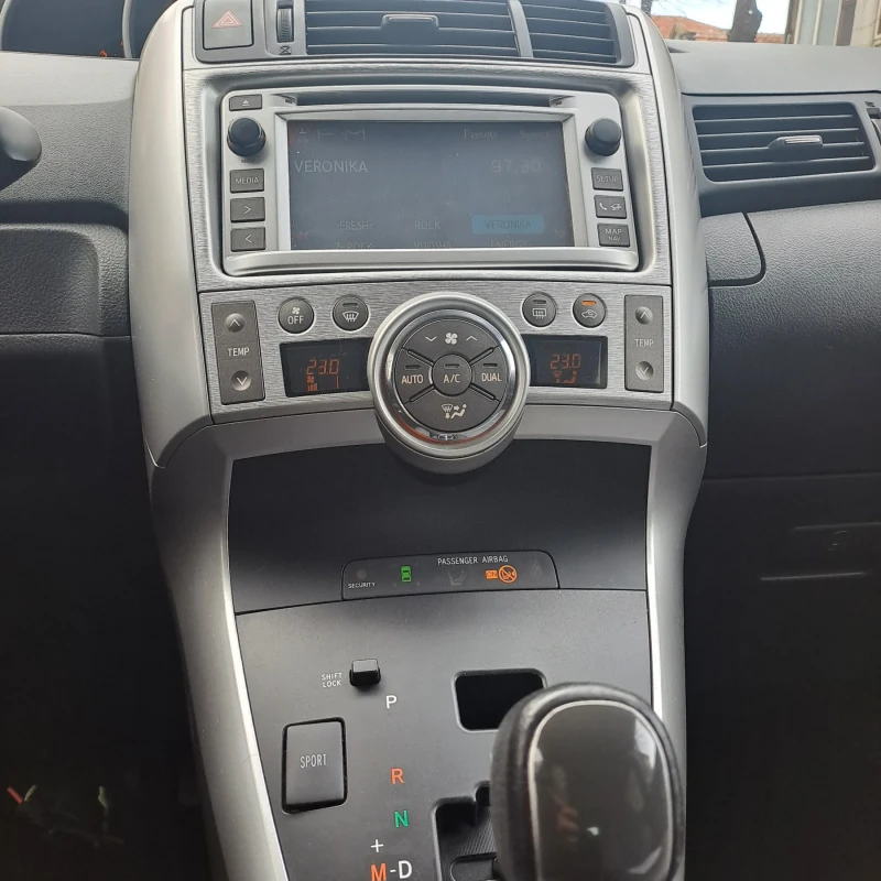 Toyota Verso 2.2d-cat 150h , снимка 10 - Автомобили и джипове - 48196274