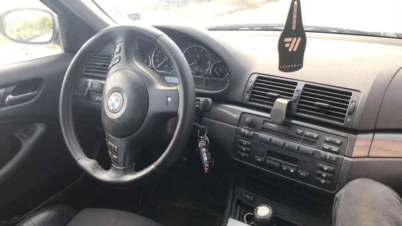 BMW 320, снимка 9 - Автомобили и джипове - 48372477