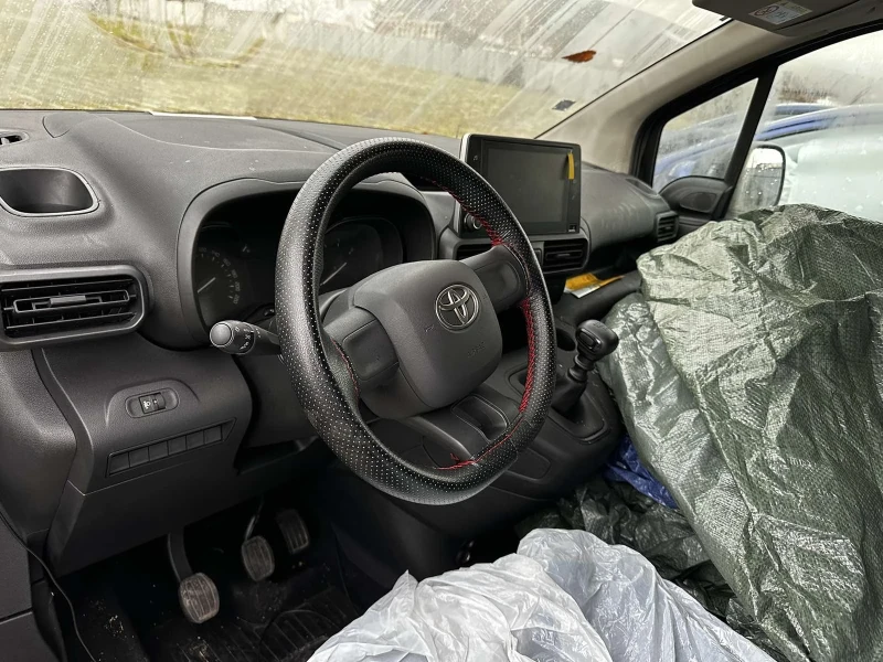 Toyota Proace City, снимка 4 - Автомобили и джипове - 48620416