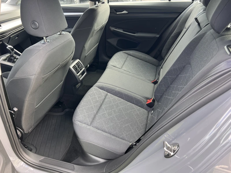 VW Golf Life/1.5e-TSI/150k.c./6MT/Гаранция, снимка 10 - Автомобили и джипове - 52294375