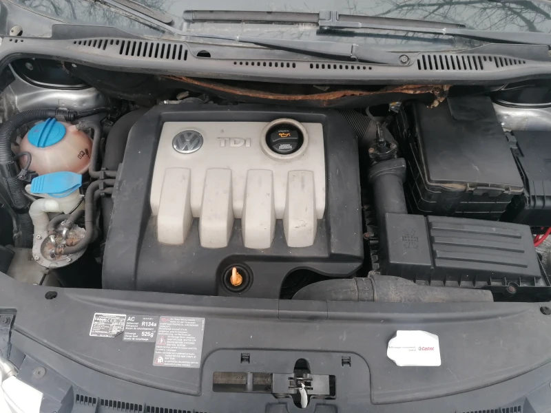 VW Touran 1.9 TDI 105kc, снимка 16 - Автомобили и джипове - 53424968