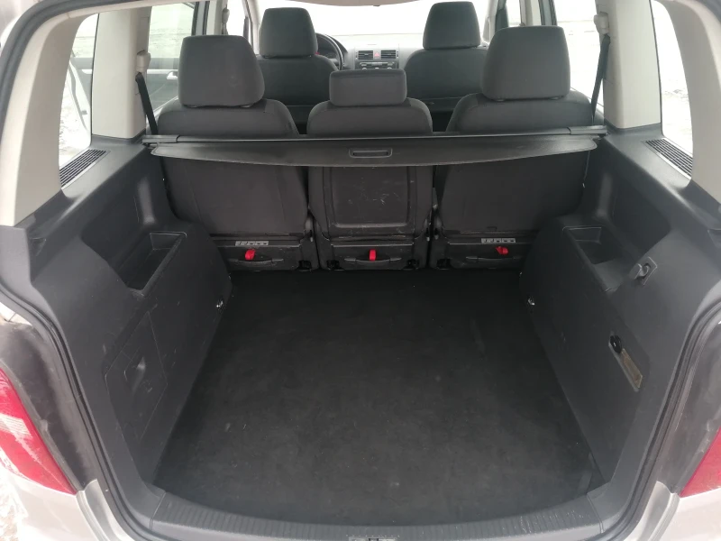 VW Touran 1.9 TDI 105kc, снимка 13 - Автомобили и джипове - 53424968