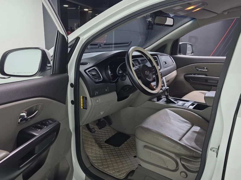 Kia Carnival 2.2 Automatic, снимка 6 - Автомобили и джипове - 55464623
