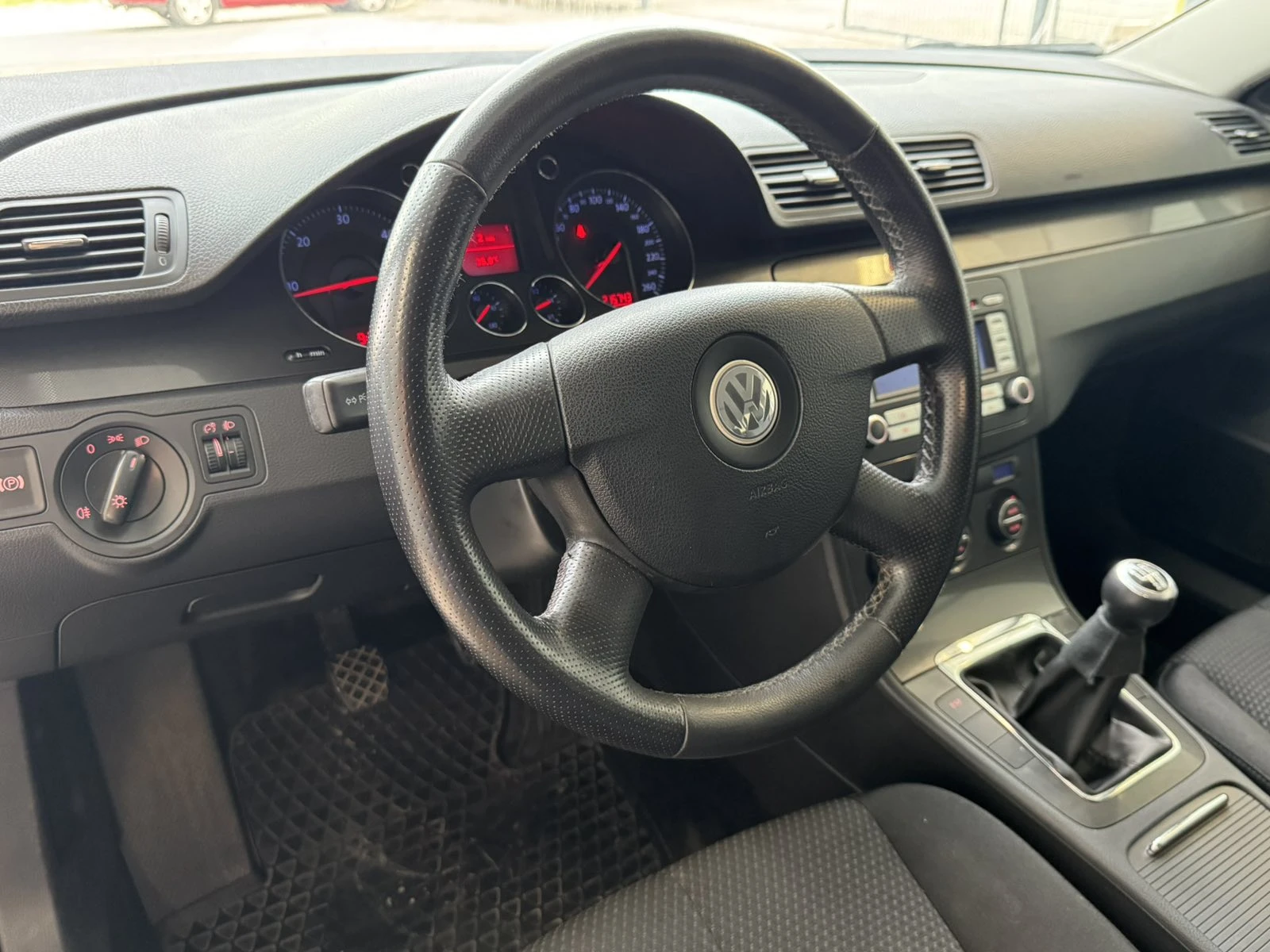 VW Passat 1.9 TDI  - изображение 9