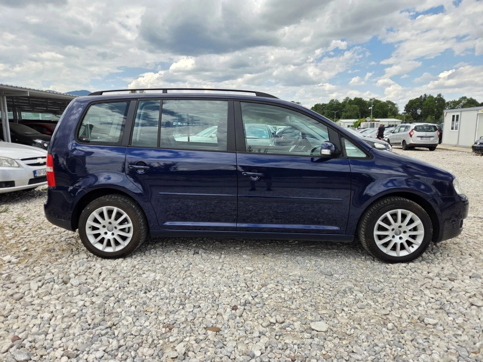 VW Touran * Automatik*  - изображение 3