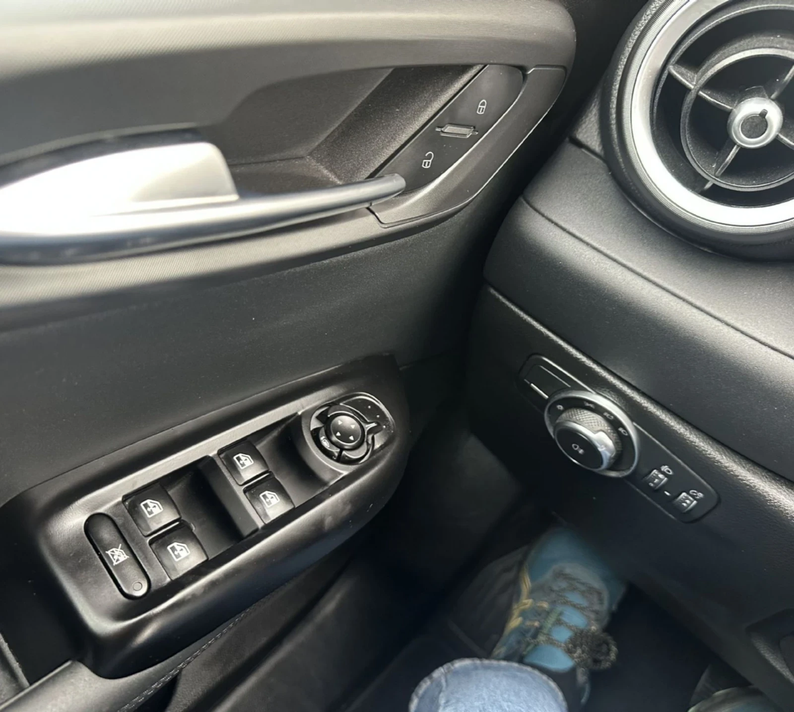 Alfa Romeo Tonale 1, 5 Hybrid. 96KW.Sprint.Navi.Led.Acc - изображение 10