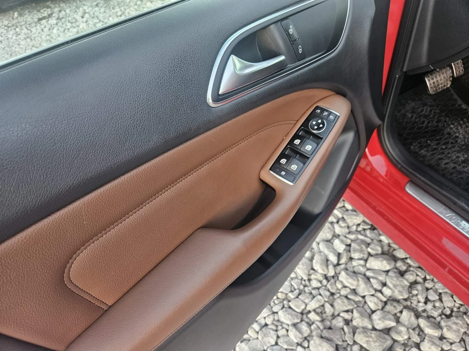 Mercedes-Benz B 200  - изображение 10