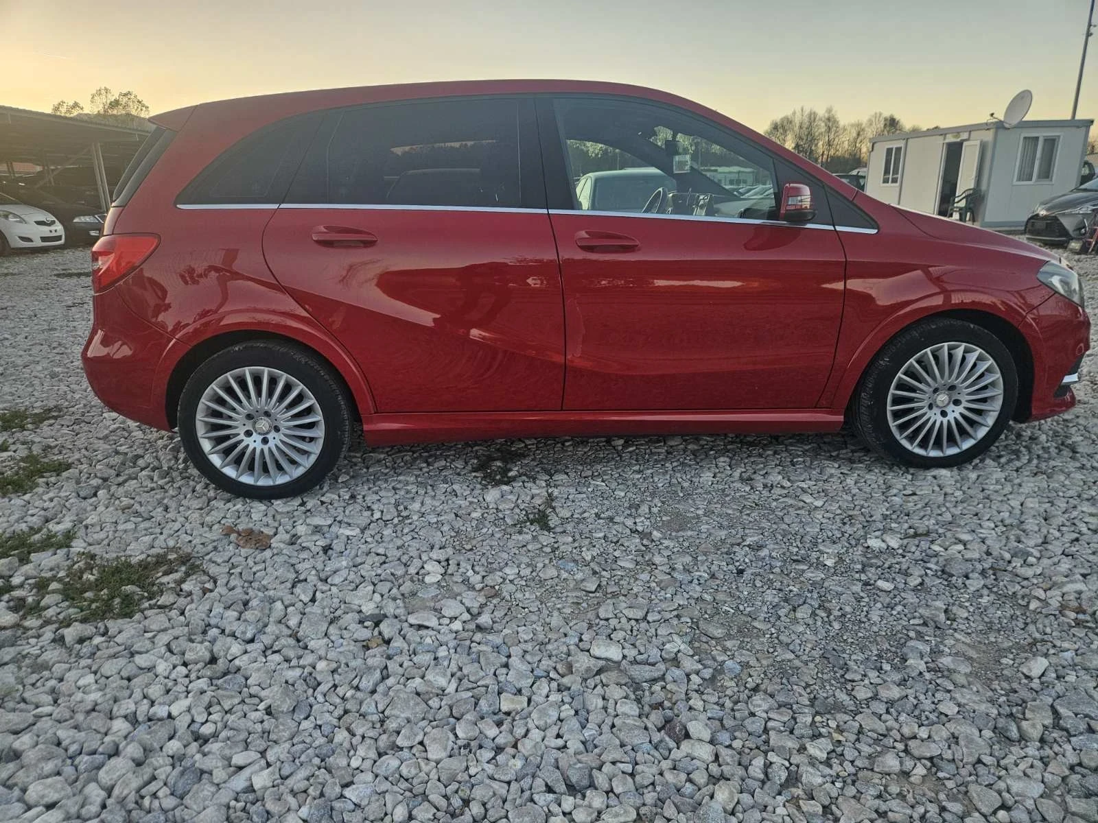 Mercedes-Benz B 200  - изображение 6
