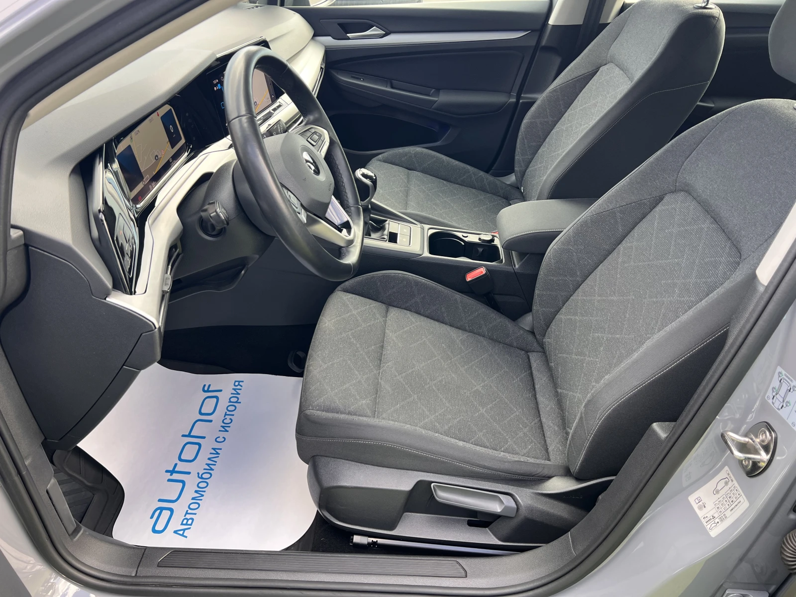 VW Golf Life/1.5e-TSI/150k.c./6MT/Гаранция - изображение 8