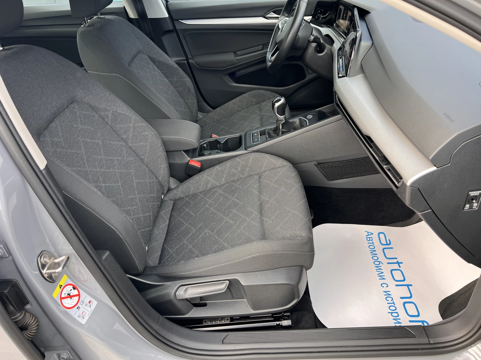 VW Golf Life/1.5e-TSI/150k.c./6MT/Гаранция - изображение 9