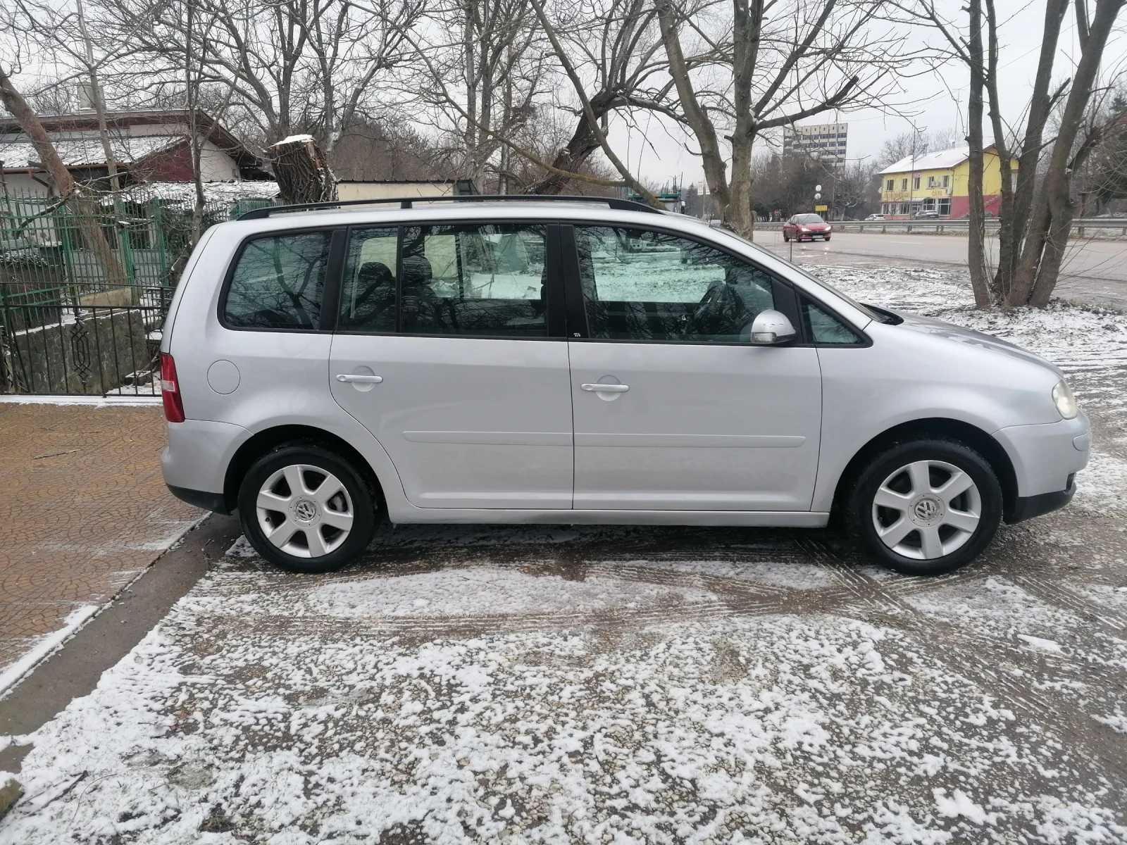 VW Touran 1.9 TDI 105kc - изображение 8