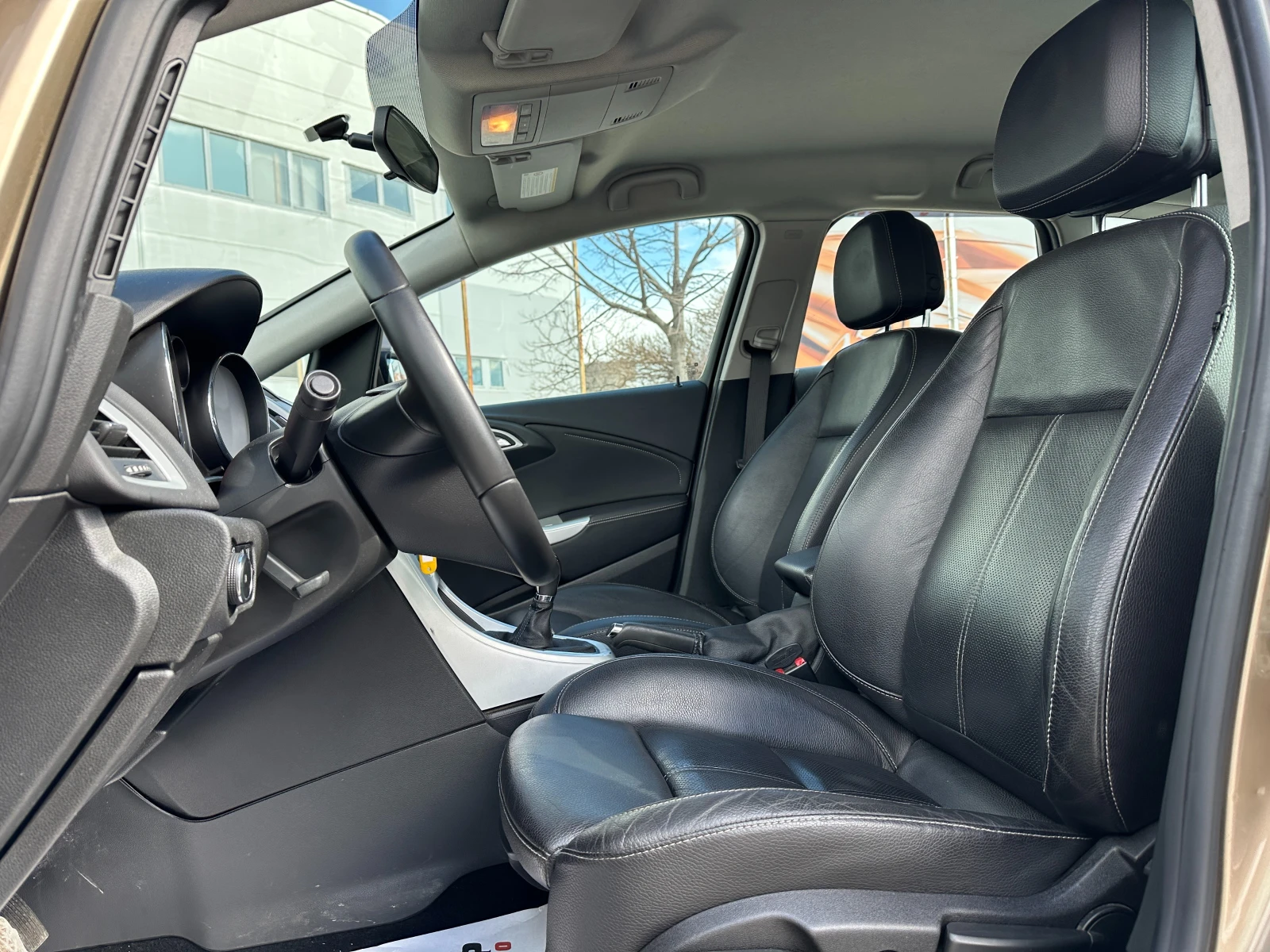 Opel Astra Sports Tourer - изображение 8