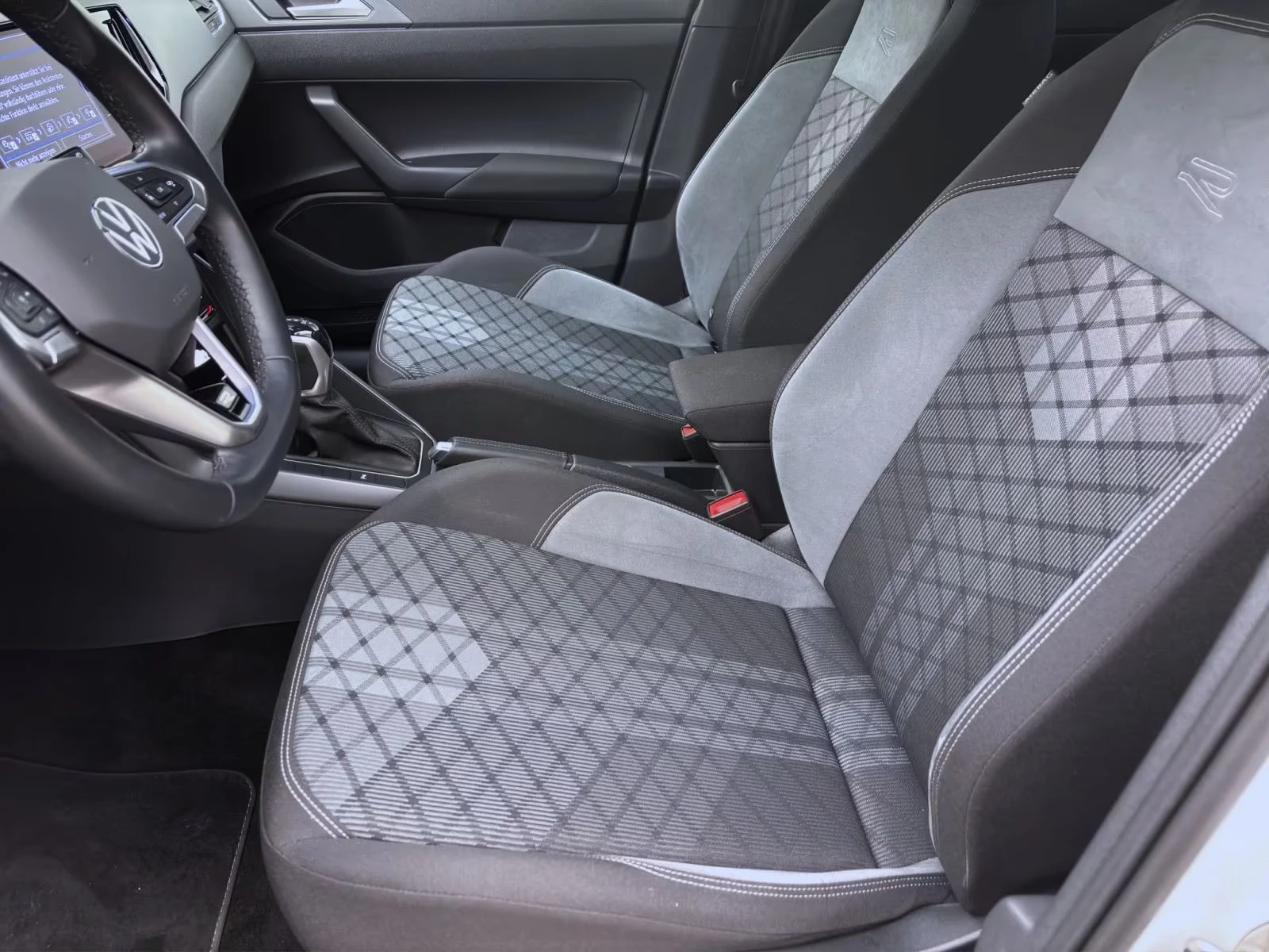 VW Taigo 1.5TFSI/150HP/R-LINE/DSG/CAM/BLACKSTYLE/NAVI/191z, снимка 12 - Автомобили и джипове - 53944903