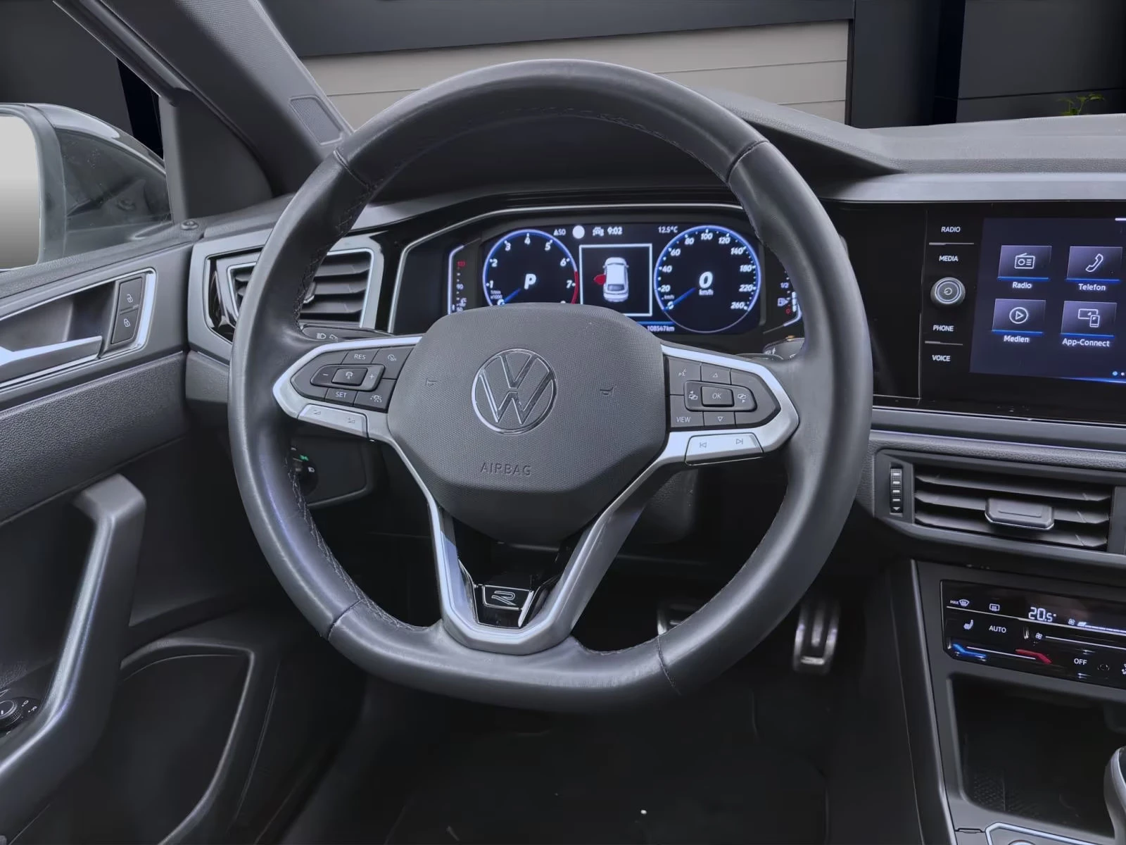 VW Taigo 1.5TFSI/150HP/R-LINE/DSG/CAM/BLACKSTYLE/NAVI/191z, снимка 9 - Автомобили и джипове - 53944903