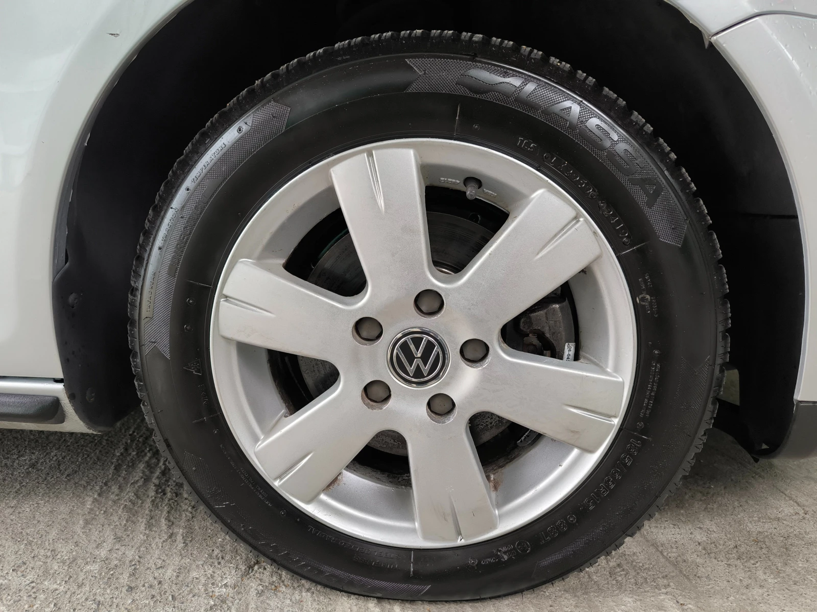 VW Jetta 1, 9 Т.D.i-105k.c.НАВИ, ПЕРФЕКТЕН, снимка 14 - Автомобили и джипове - 53998148