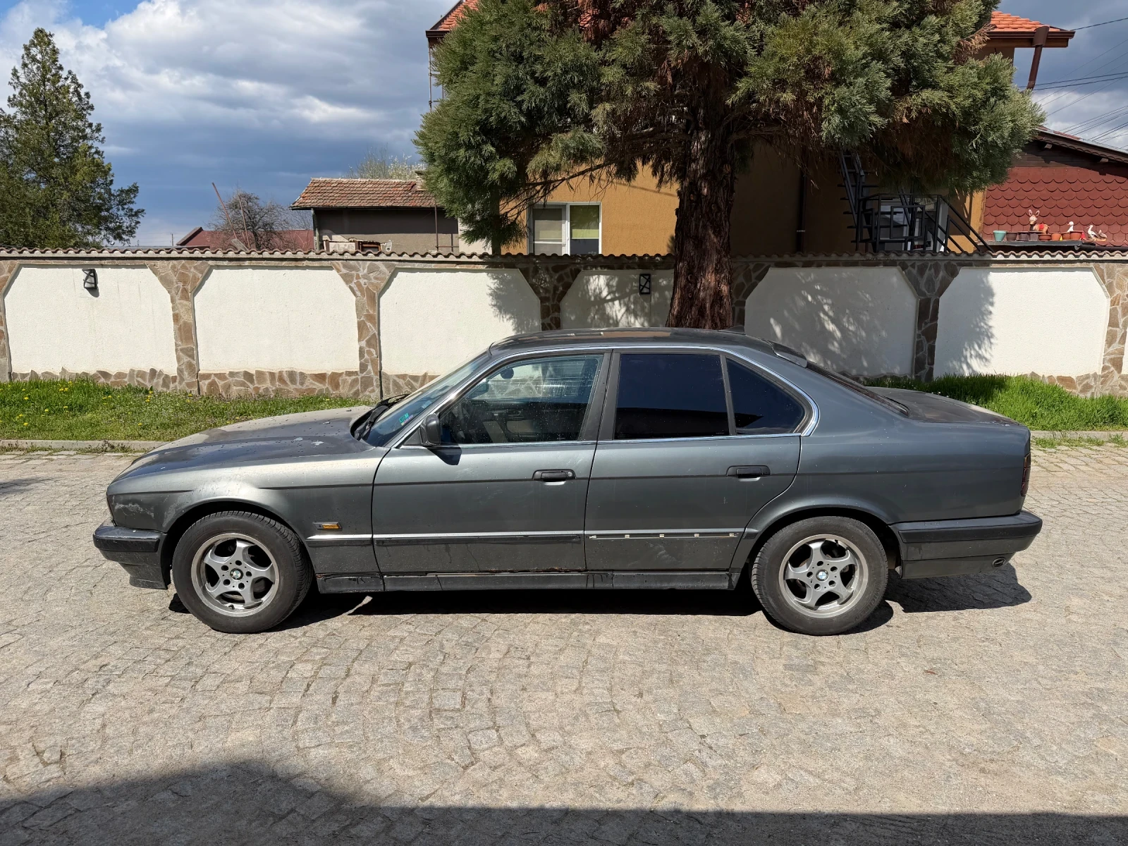 BMW 520, снимка 2 - Автомобили и джипове - 54203290