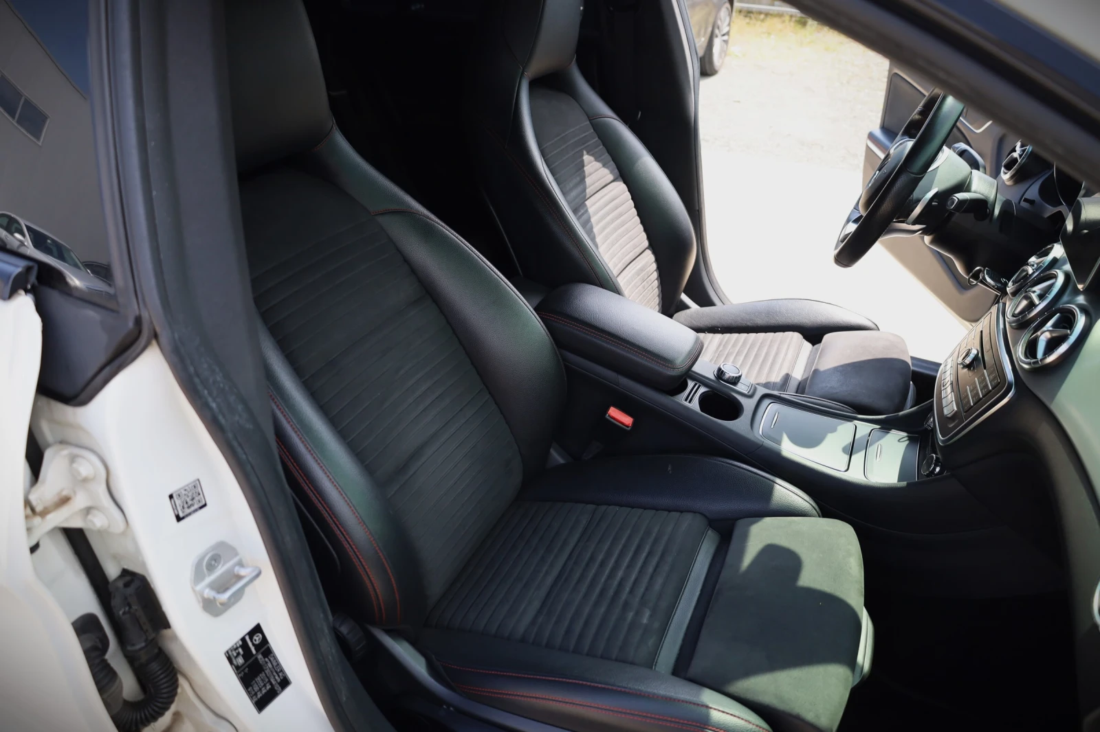 Mercedes-Benz CLA 220 2.1 D, снимка 14 - Автомобили и джипове - 54818768