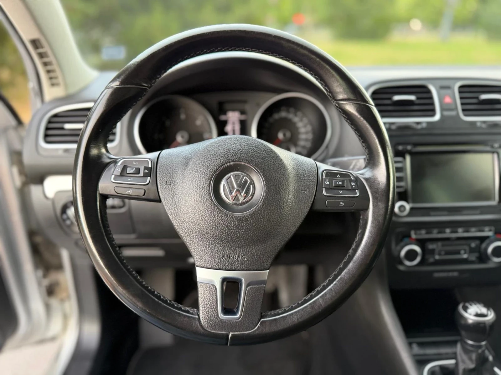 VW Golf * * 1.6TDI* * HIGHLINE* * FULL ЕКСТРИ* * ОБСЛУЖЕН*, снимка 9 - Автомобили и джипове - 54918354