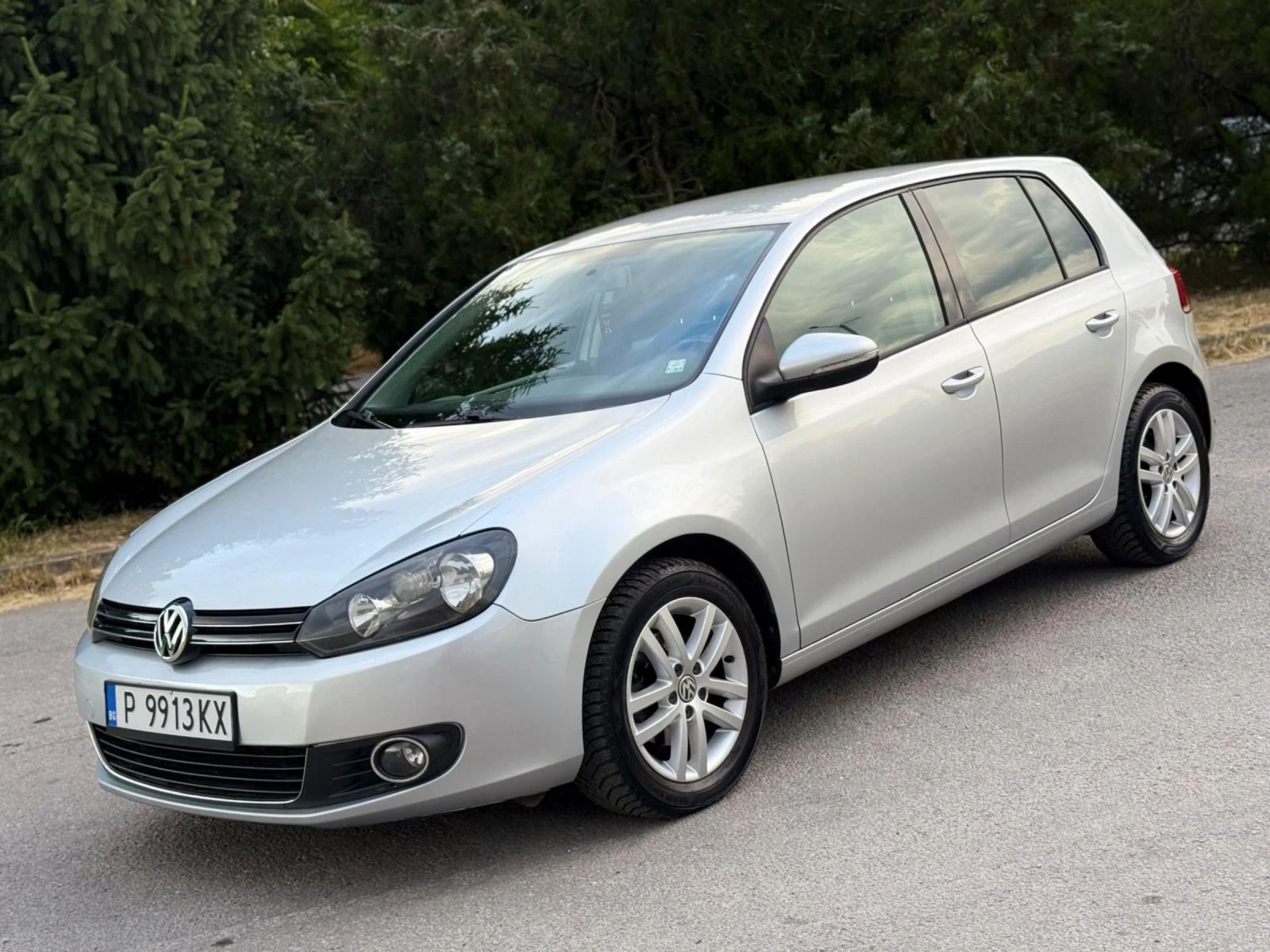 VW Golf * * 1.6TDI* * HIGHLINE* * FULL ЕКСТРИ* * ОБСЛУЖЕН*, снимка 3 - Автомобили и джипове - 54918354