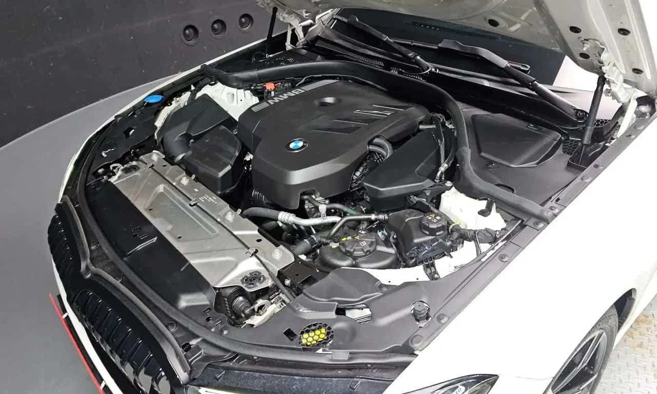 BMW 320 * 320i M Sport * CARFAX * ОПЦИЯ ЗА ФИНАНСИРАНЕ, снимка 6 - Автомобили и джипове - 55533728