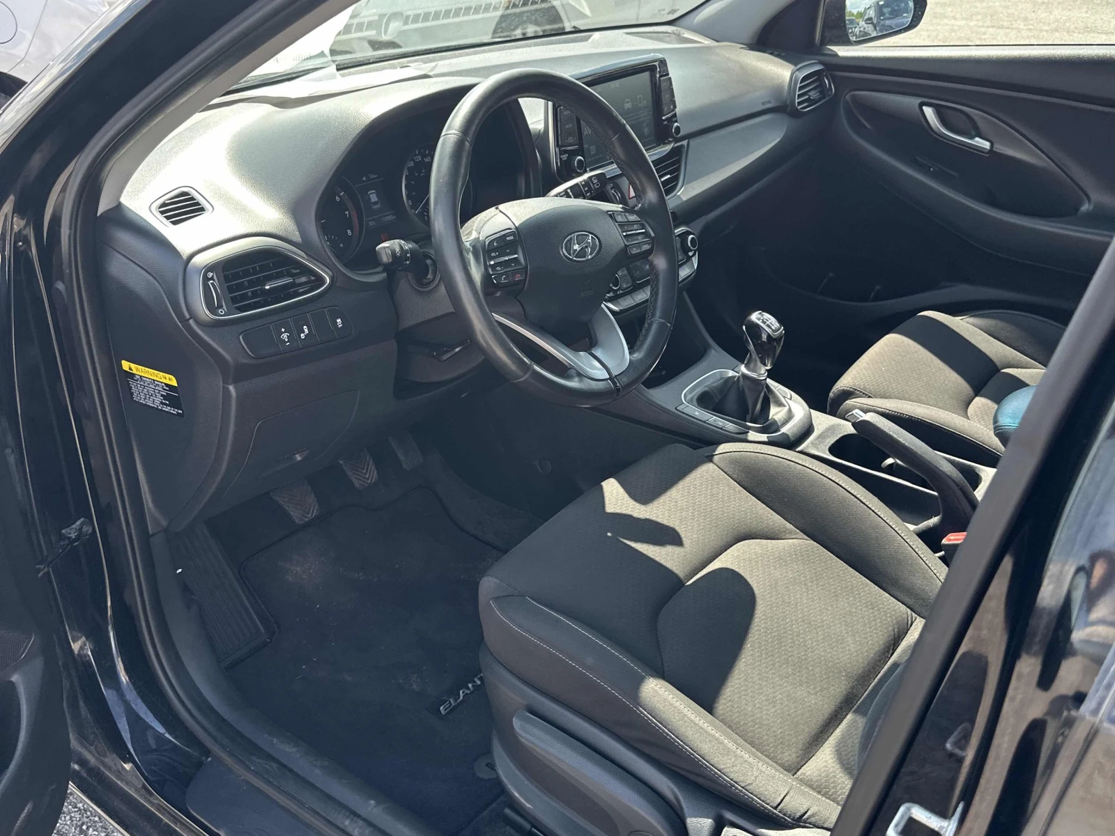 Hyundai Elantra, снимка 5 - Автомобили и джипове - 55703551