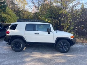 Toyota Fj cruiser 4.0 VVT-i, V6, 4X4, снимка 2
