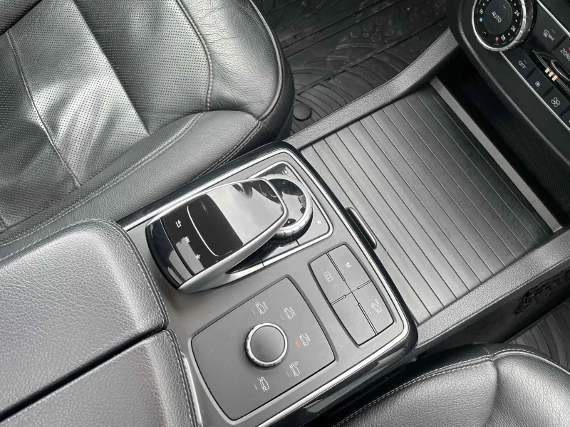 Mercedes-Benz GLE 350 d 4Matic AMG Line = MGT Select 2 = , снимка 13 - Автомобили и джипове - 50070862
