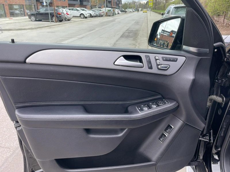 Mercedes-Benz GLE 350 d 4Matic AMG Line = MGT Select 2 = , снимка 8 - Автомобили и джипове - 50070862