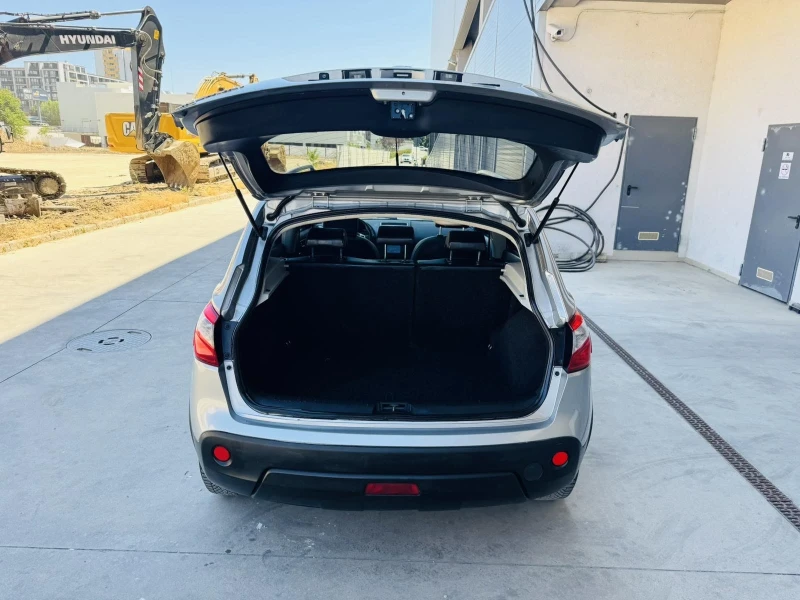 Nissan Qashqai 2.0i 4x4 + Кожа, снимка 8 - Автомобили и джипове - 51162233