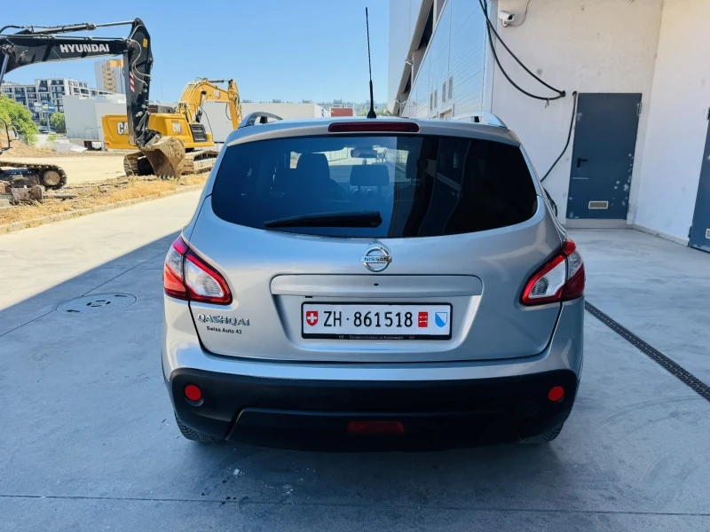 Nissan Qashqai 2.0i 4x4 + Кожа, снимка 7 - Автомобили и джипове - 51162233