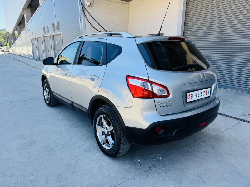 Nissan Qashqai 2.0i 4x4 + Кожа, снимка 6 - Автомобили и джипове - 51162233