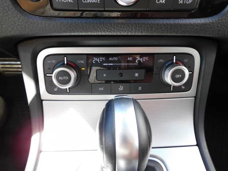 VW Touareg V6 TDI BMT 4XMOTION, снимка 16 - Автомобили и джипове - 52074403