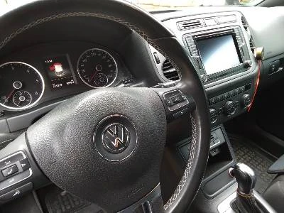 VW Tiguan, снимка 6 - Автомобили и джипове - 56061377