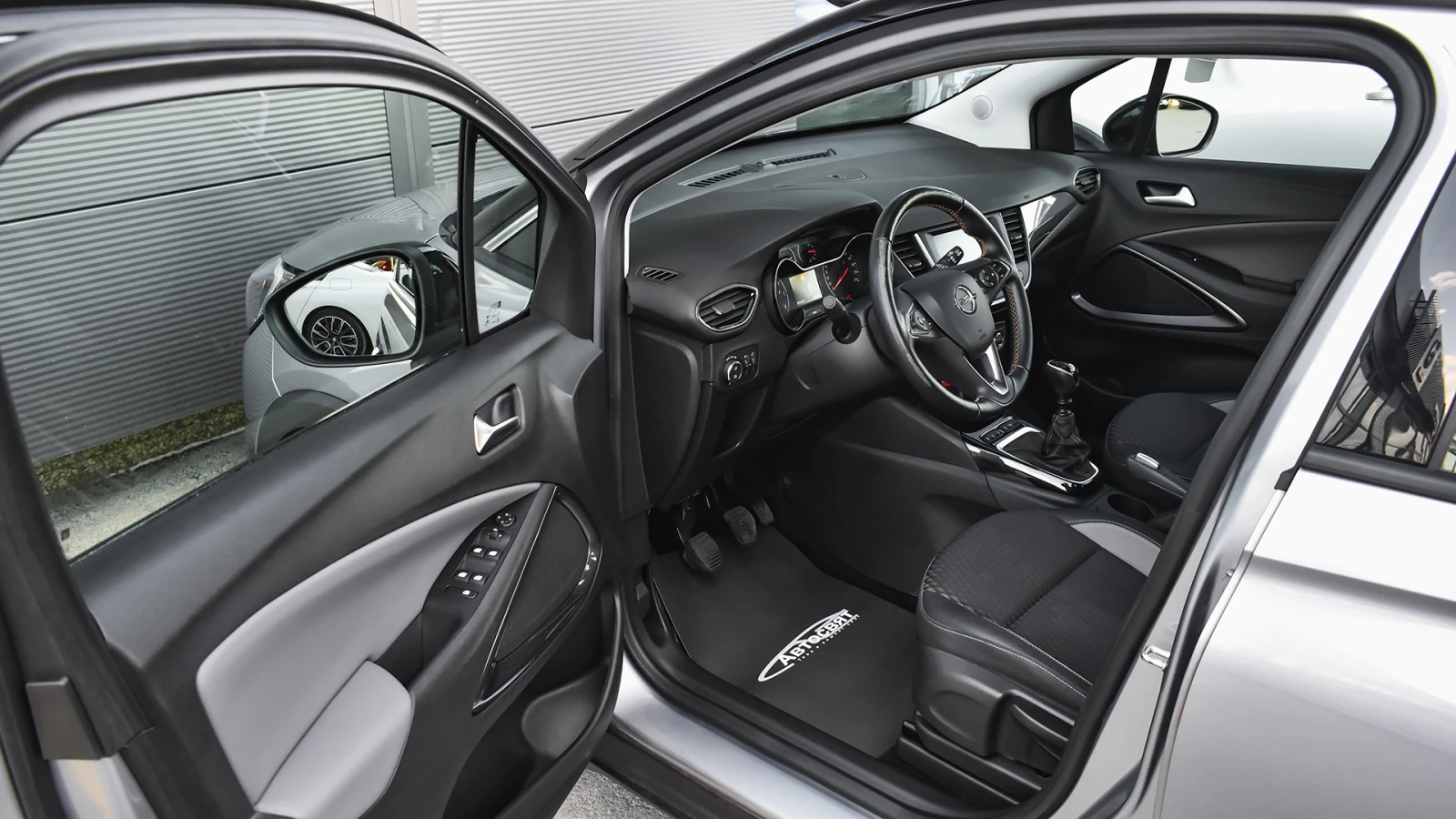 Opel Crossland X 1.2 Turbo Innovation - изображение 8