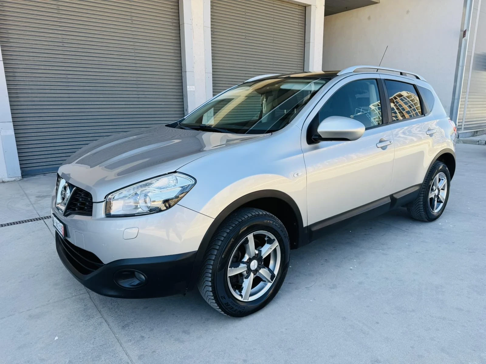 Nissan Qashqai 2.0i 4x4 + Кожа - изображение 2