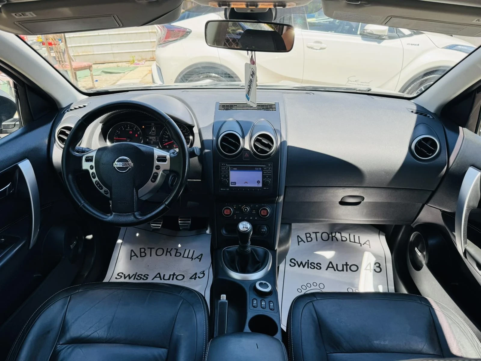 Nissan Qashqai 2.0i 4x4 + Кожа - изображение 10