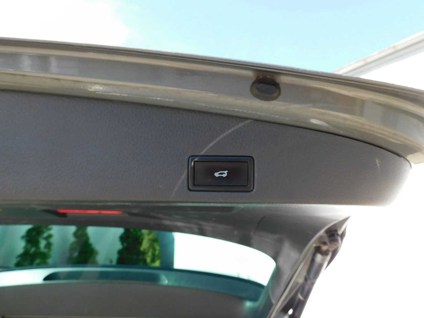 VW Touareg V6 TDI BMT 4XMOTION - изображение 10