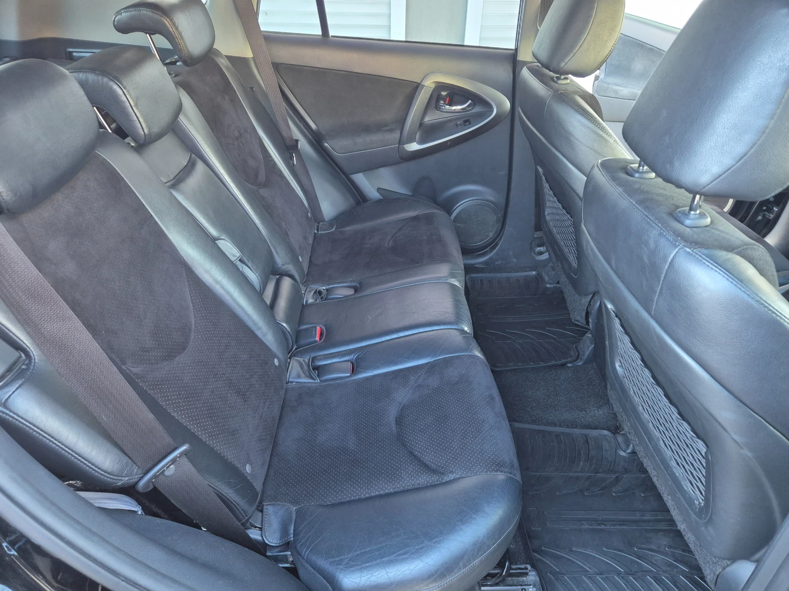 Toyota Rav4 2.2D4D 150к.с. - изображение 8