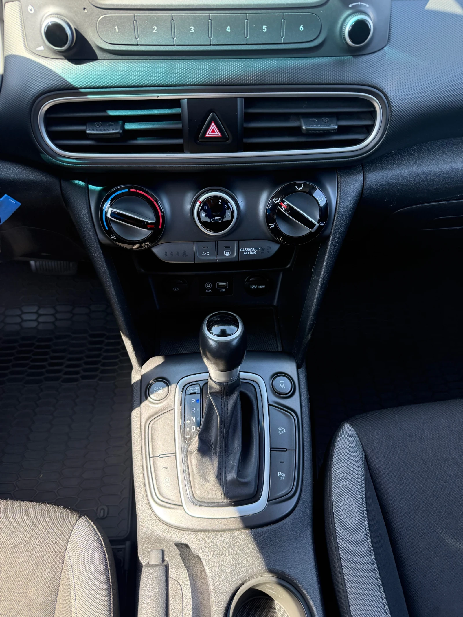 Hyundai Kona 1.6i CH 4x4 AUTOMAT, снимка 16 - Автомобили и джипове - 52821261