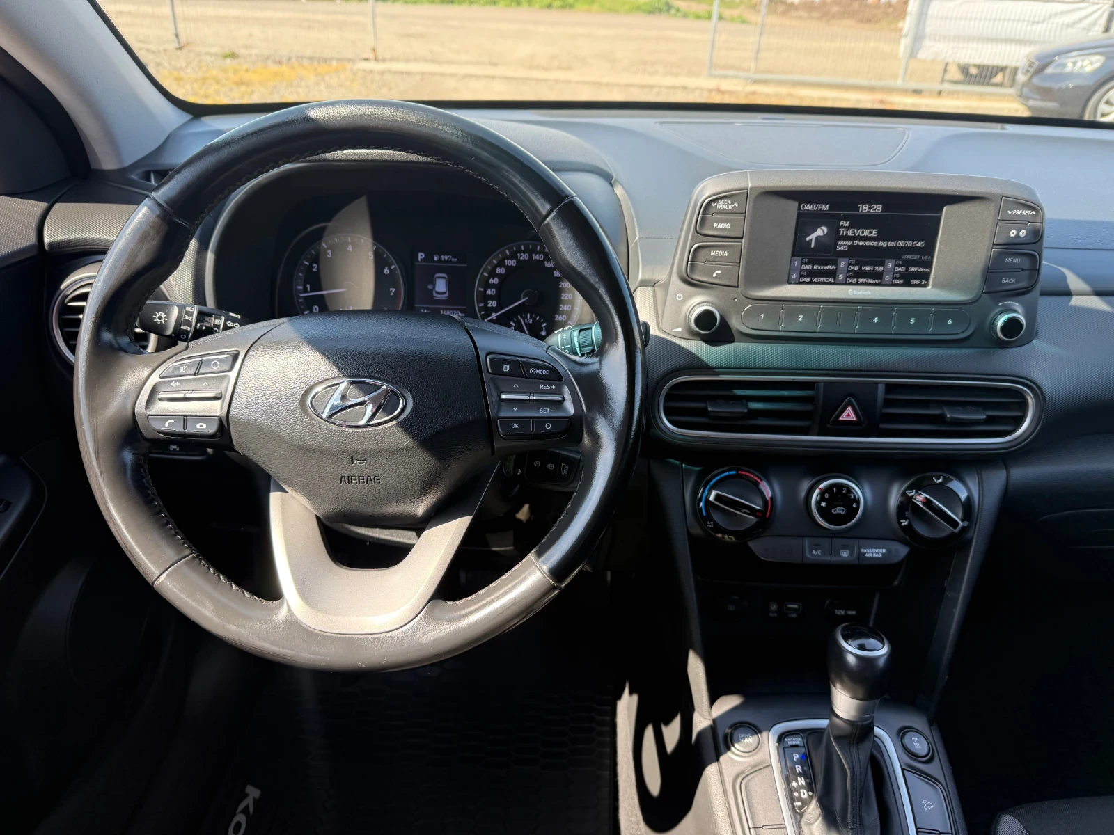 Hyundai Kona 1.6i CH 4x4 AUTOMAT, снимка 15 - Автомобили и джипове - 52821261