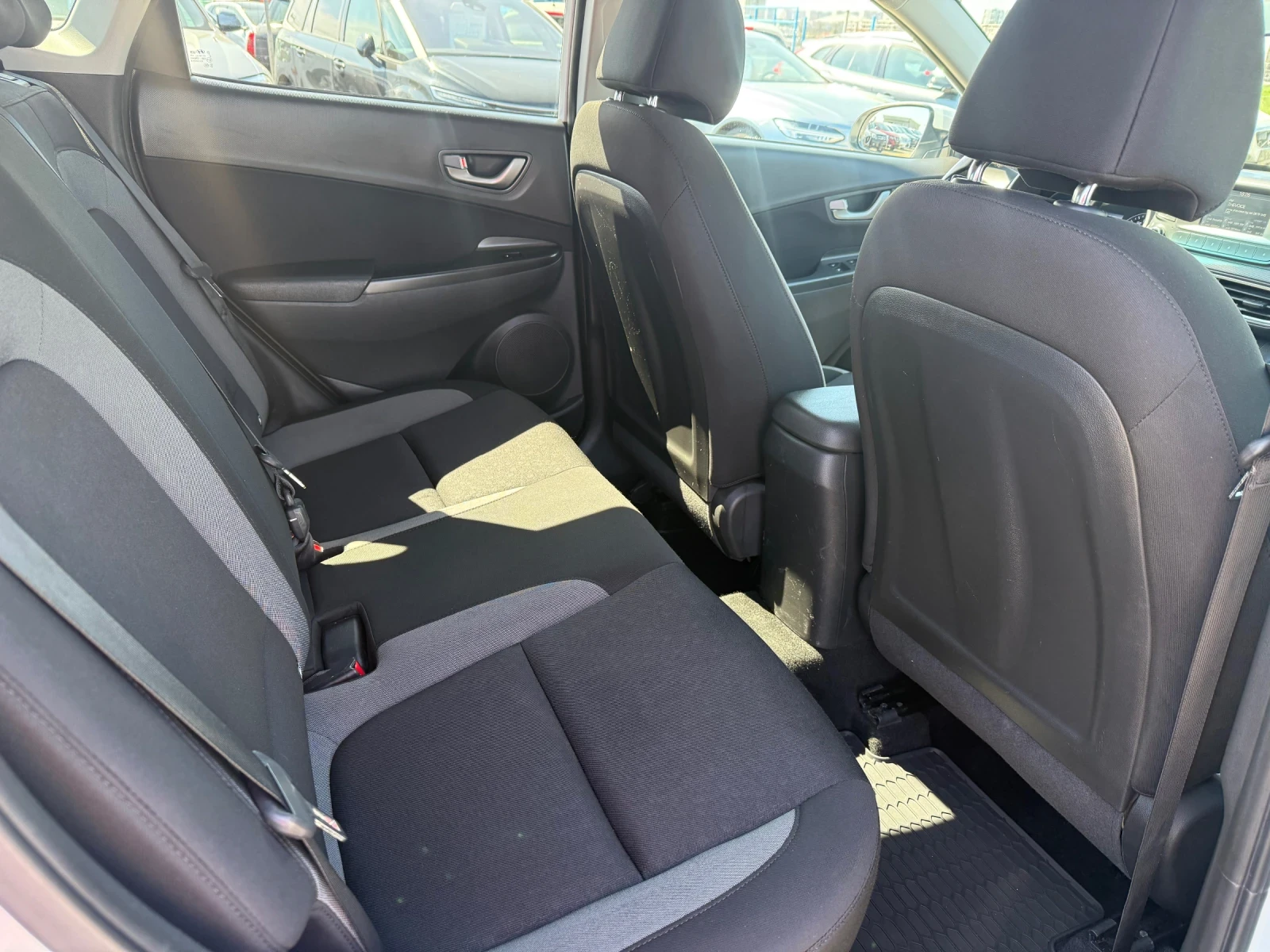 Hyundai Kona 1.6i CH 4x4 AUTOMAT, снимка 12 - Автомобили и джипове - 52821261