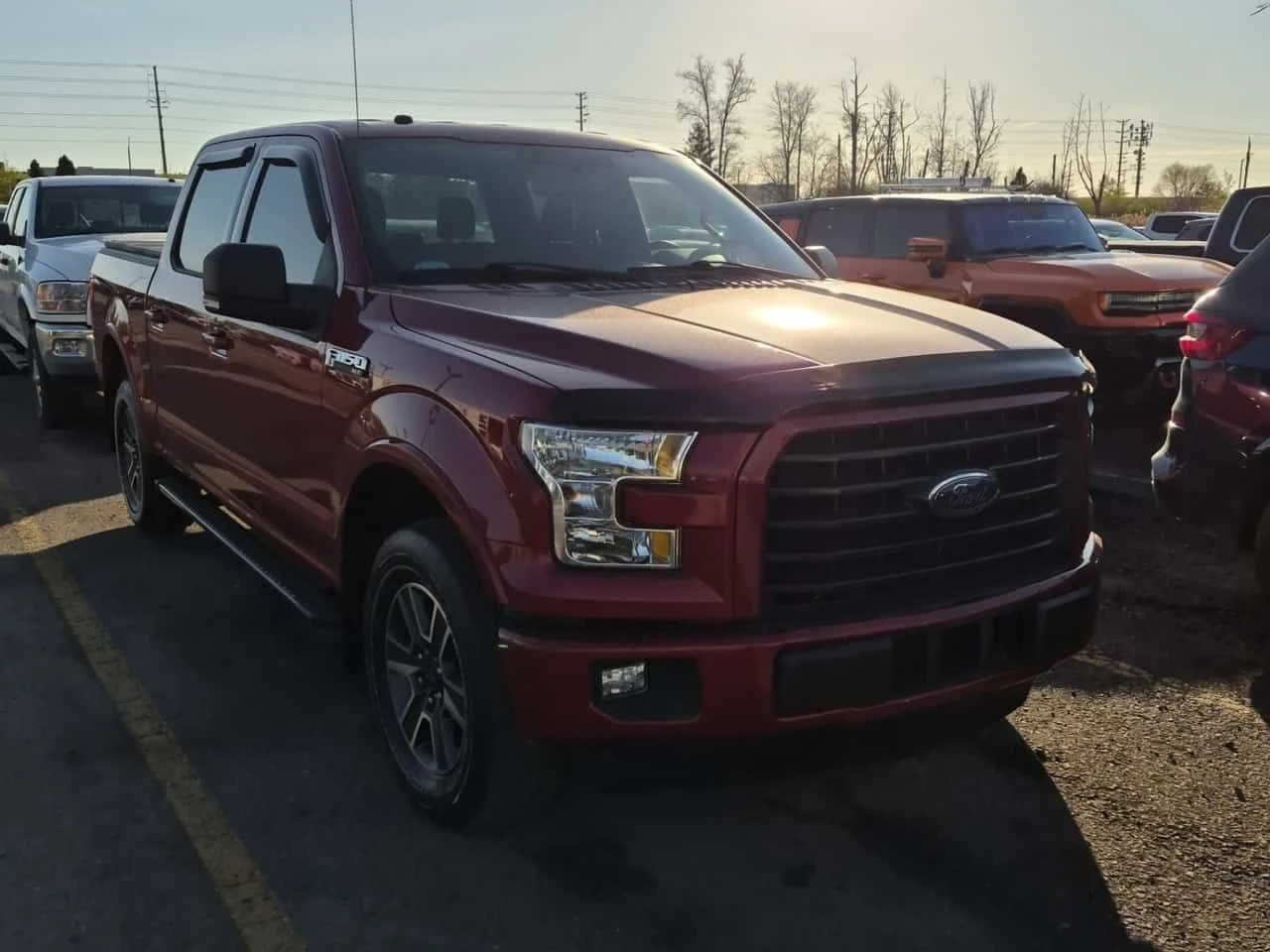Ford F150 XLT CREW CAB SHORT BED  CARFAX, снимка 2 - Автомобили и джипове - 54438824