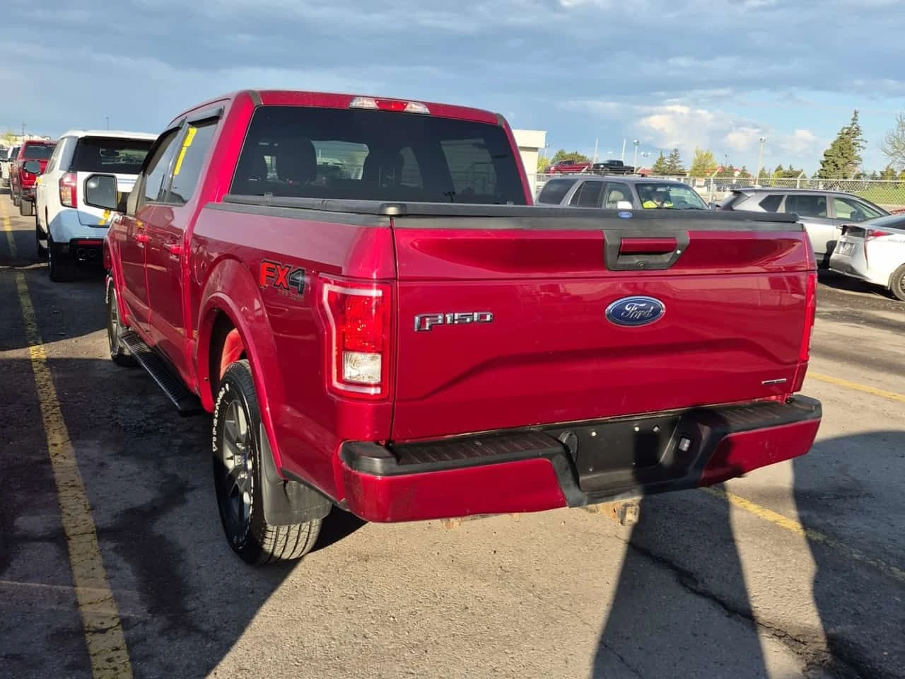 Ford F150 XLT CREW CAB SHORT BED  CARFAX, снимка 4 - Автомобили и джипове - 54438824