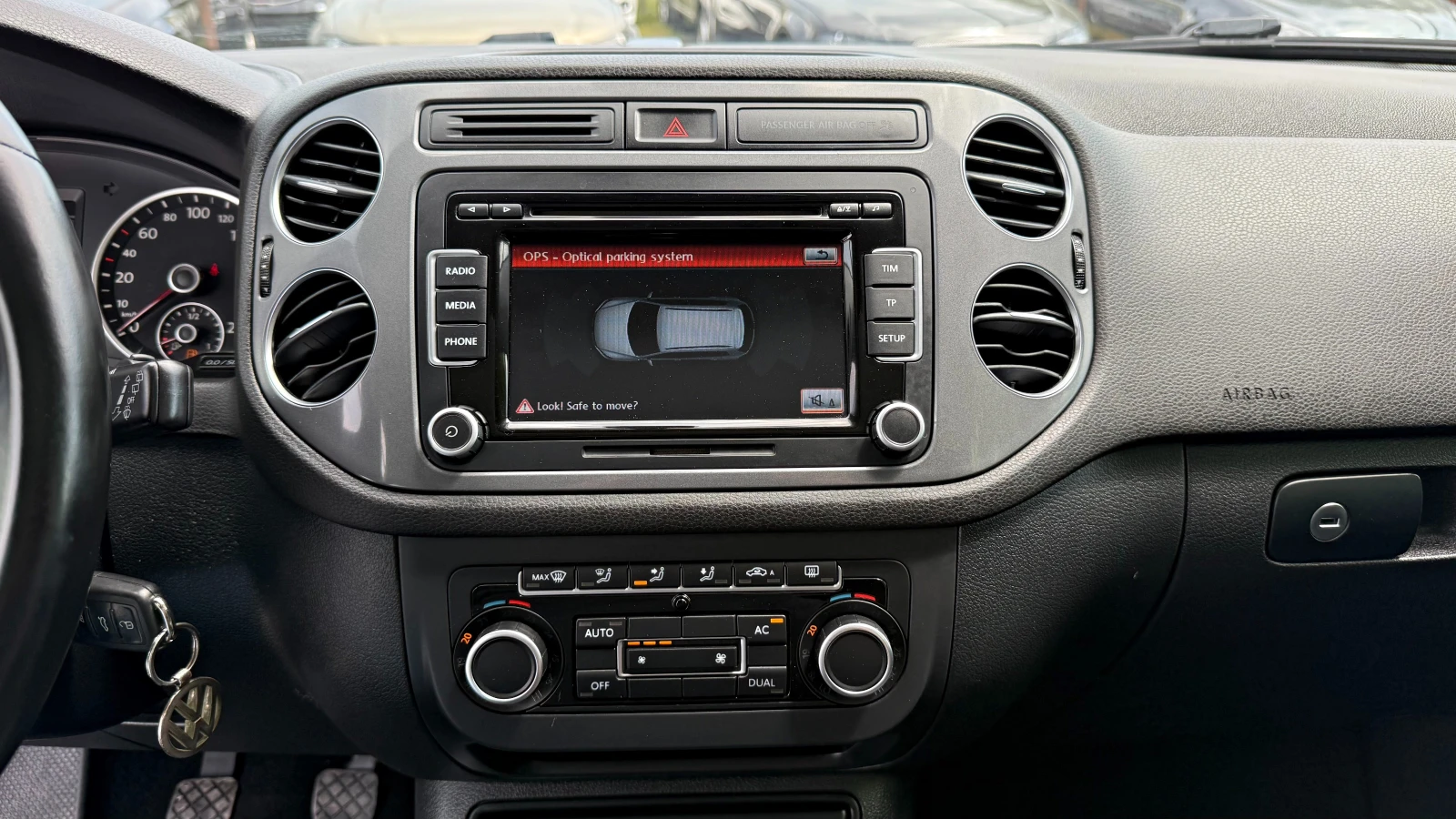 VW Tiguan 2.0TDI 4X4 ФЕЙСЛИФТ ПАНОРАМА, снимка 11 - Автомобили и джипове - 54610146