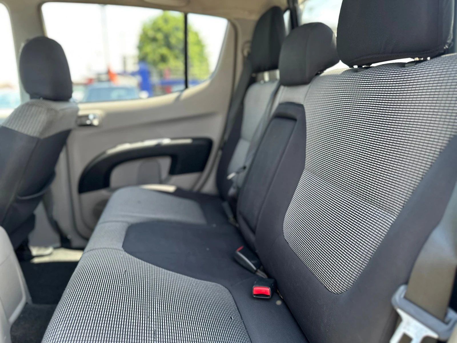 Mitsubishi L200 / DOUBLE CAB / AUTOMAT / 2.5D / , снимка 10 - Автомобили и джипове - 54817632